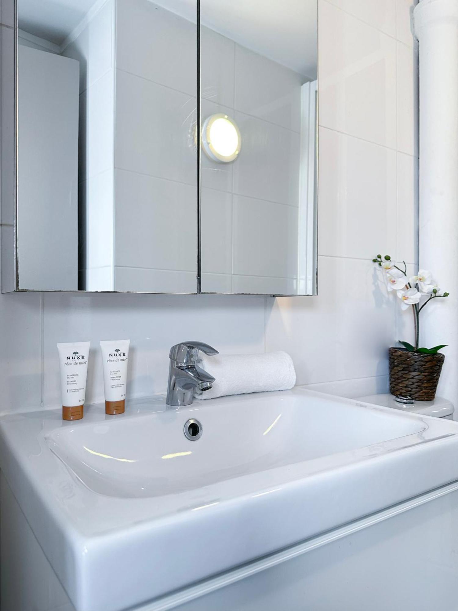 Chic Flat In Pantheon & Luxembourg Garden Apartment Париж Екстериор снимка